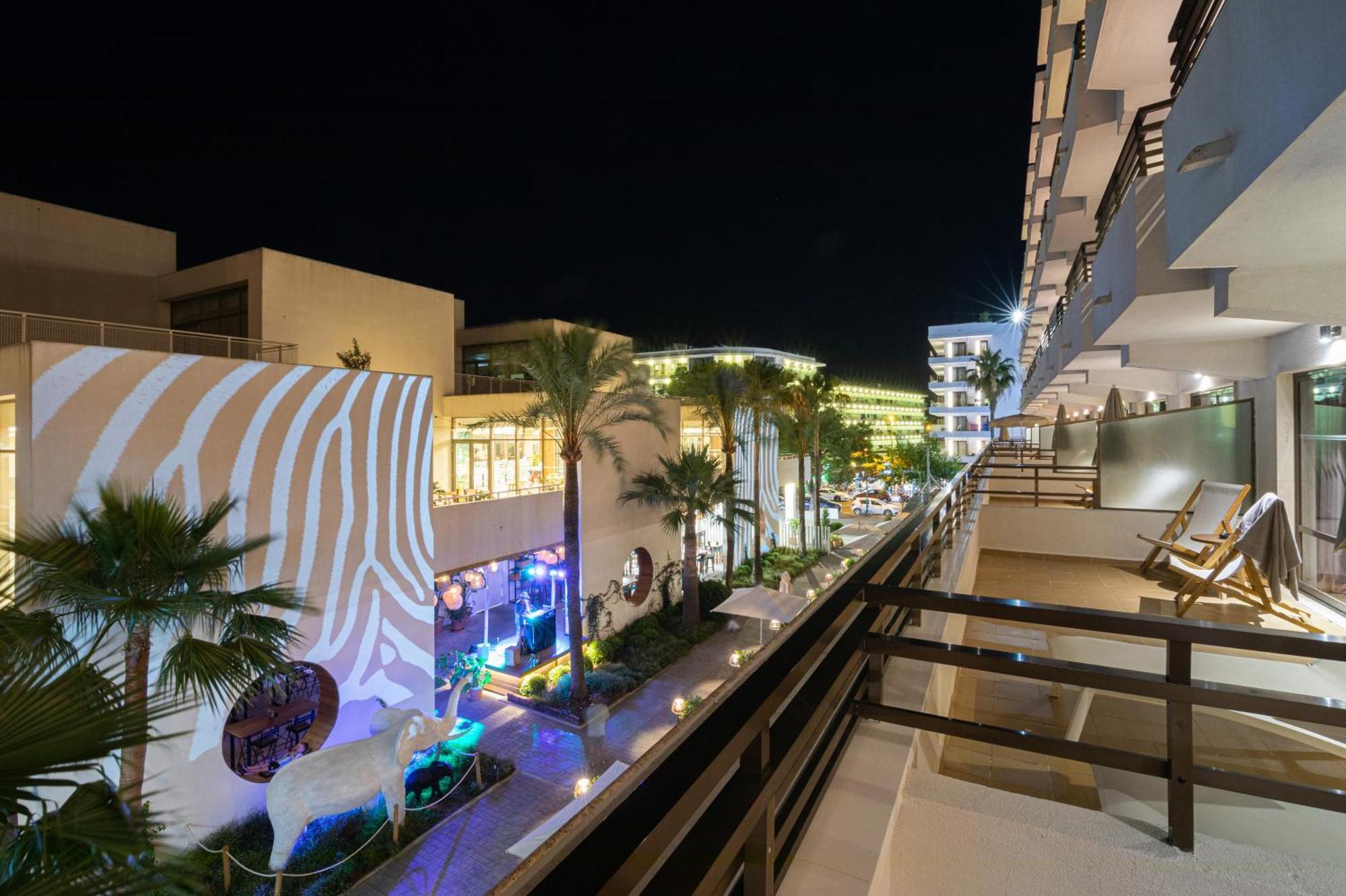 Innside By Melia Alcudia Port de Alcudia  Exterior photo